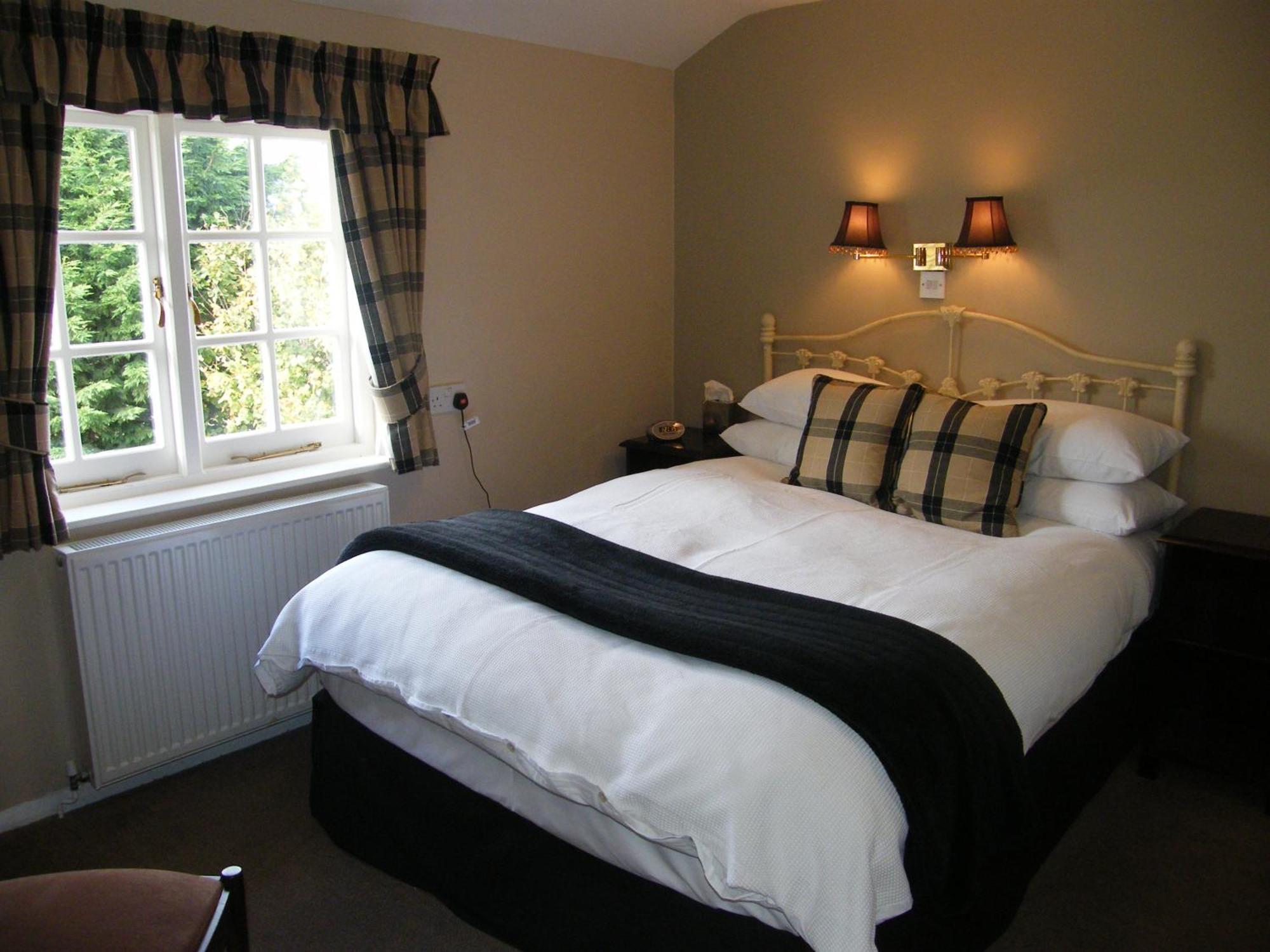 Tumbling Weir Hotel Ottery St Mary Exterior photo